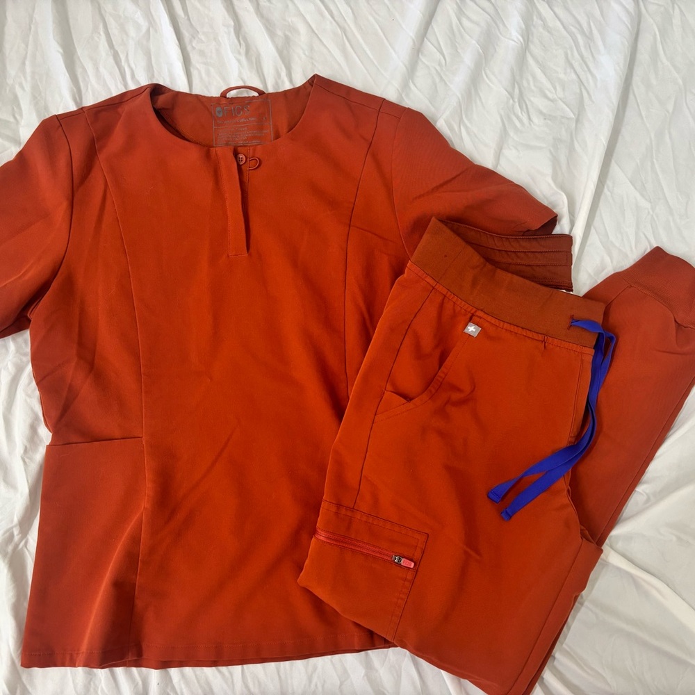 Rust Scrub Set with Blue Drawstring
